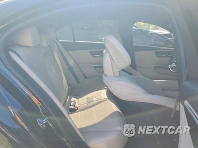 Zdjęcie 10 z 12 samochodu: 2022 MERCEDES-BENZ C 300 4MATIC VIN:W1KAF4HB8NR063114 - miniatura