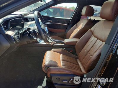 Zdjęcie 7 z 14 samochodu: 2019 AUDI E-TRON PRESTIGE VIN:WA1VAAGE9KB015883 - miniatura