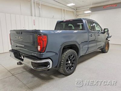 Trzecie zdjęcie samochodu z tyłu: 2022 GMC SIERRA LIMITED K1500 SLE VIN:1GTR9BEDXNZ169501 - miniatura