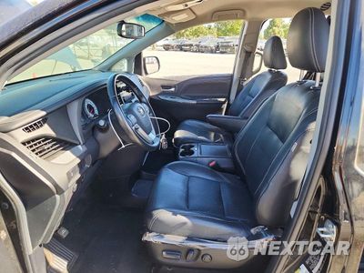 Zdjęcie 7 z 12 samochodu: 2015 TOYOTA SIENNA SPORT VIN:5TDXK3DC4FS657999 - miniatura