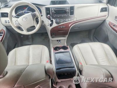 Zdjęcie 8 z 13 samochodu: 2014 TOYOTA SIENNA XLE 8-PASSENGER VIN:5TDYK3DC4ES522766 - miniatura
