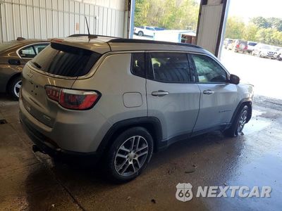 Trzecie zdjęcie samochodu z tyłu: 2020 JEEP COMPASS LATITUDE VIN:3C4NJCBB7LT162055 - miniatura