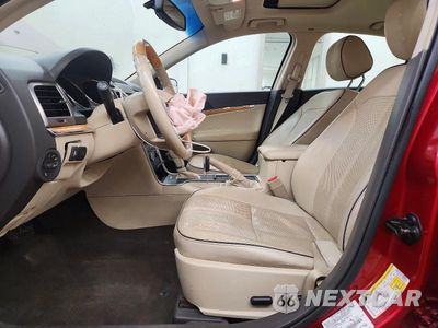 Zdjęcie 7 z 12 samochodu: 2012 LINCOLN MKZ VIN:3LNHL2GCXCR828823 - miniatura