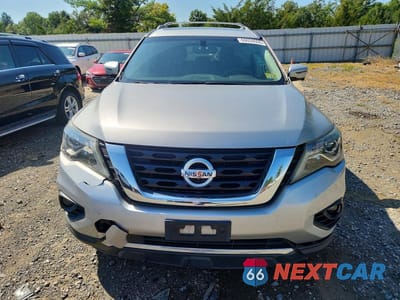 Piąte zdjęcie samochodu w środku: 2017 NISSAN PATHFINDER S VIN:5N1DR2MM4HC604656 - miniatura