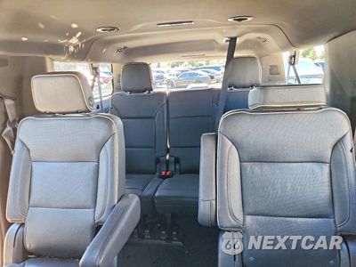 Zdjęcie 10 z 13 samochodu: 2023 CHEVROLET SUBURBAN K1500 PREMIER VIN:1GNSKFKD1PR355598 - miniatura