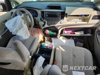 Zdjęcie 8 z 13 samochodu: 2011 TOYOTA SIENNA LE VIN:5TDKK3DC7BS088098 - miniatura