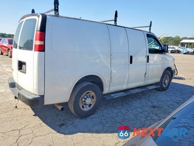 Trzecie zdjęcie samochodu z tyłu: 2019 CHEVROLET EXPRESS G2500 VIN:1GCWGAFP0K1166368 - miniatura