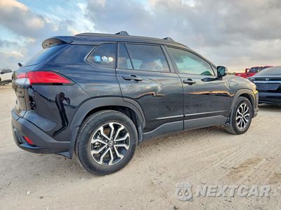 Trzecie zdjęcie samochodu z tyłu: 2024 TOYOTA COROLLA CROSS HYBRID SE VIN:7MUFBABG0RV054063 - miniatura