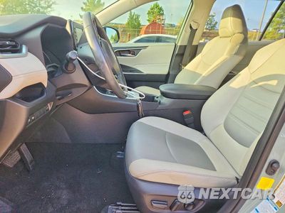 Zdjęcie 7 z 13 samochodu: 2022 TOYOTA RAV4 XLE PREMIUM VIN:JTMB6RFV6ND065210 - miniatura