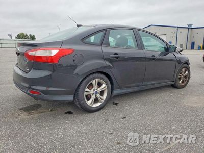 Trzecie zdjęcie samochodu z tyłu: 2014 FORD FOCUS SE VIN:1FADP3F23EL414960 - miniatura