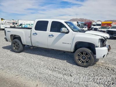 Czwarte zdjęcie samochodu z boku: 2009 CHEVROLET SILVERADO K2500 HEAVY DUTY VIN:1GCHK43K89F149784 - miniatura