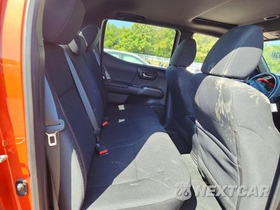 Zdjęcie 10 z 13 samochodu: 2017 TOYOTA TACOMA TRD SPORT VIN:5TFCZ5AN2HX066918 - miniatura