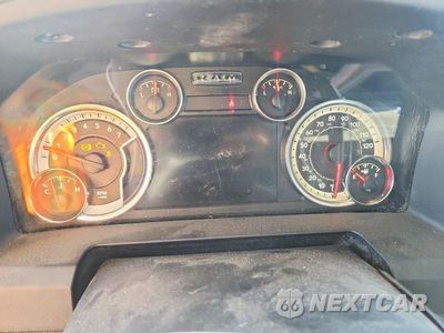 Zdjęcie 9 z 12 samochodu: 2014 RAM 3500 SLT VIN:3C63R3HJ9EG311180 - miniatura