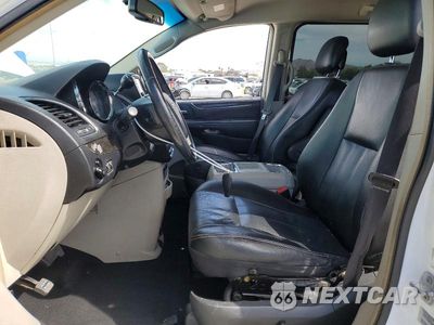 Zdjęcie 7 z 13 samochodu: 2015 CHRYSLER TOWN & COUNTRY TOURING VIN:2C4RC1BG2FR726374 - miniatura