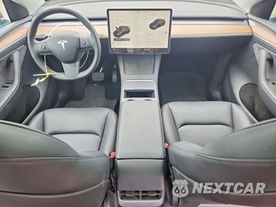 Zdjęcie 8 z 13 samochodu: 2025 TESLA MODEL Y VIN:7SAYGDED1SF265406 - miniatura