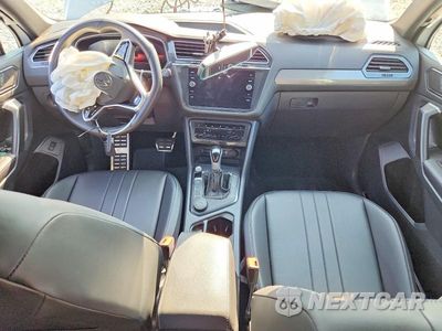 Zdjęcie 8 z 13 samochodu: 2024 VOLKSWAGEN TIGUAN SE R-LINE BLACK VIN:3VV8B7AX2RM150690 - miniatura