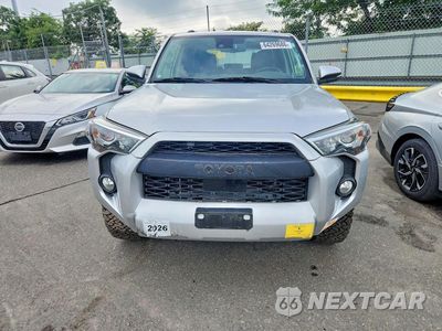 Piąte zdjęcie samochodu w środku: 2020 TOYOTA 4RUNNER SR5 PREMIUM VIN:JTEBU5JR6L5760119 - miniatura