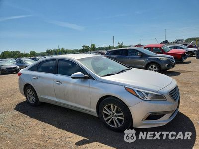 Czwarte zdjęcie samochodu z boku: 2015 HYUNDAI SONATA SE VIN:5NPE24AF2FH079564 - miniatura