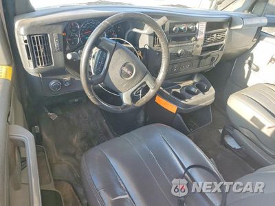 Zdjęcie 8 z 13 samochodu: 2022 GMC SAVANA CUTAWAY G3500 BOX TRUCK VIN:1GD07SF76N1172221 - miniatura