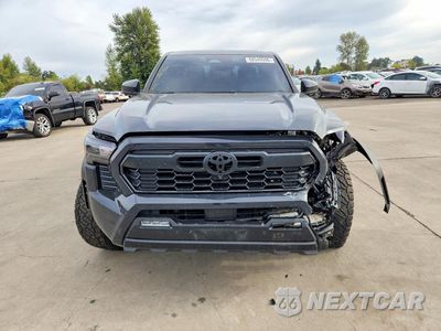 Piąte zdjęcie samochodu w środku: 2024 TOYOTA TACOMA TRD OFF-ROAD VIN:3TMLB5JN6RM074225 - miniatura