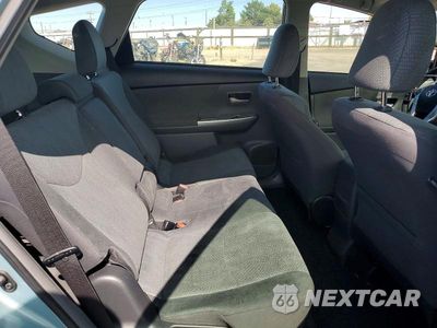 Zdjęcie 10 z 12 samochodu: 2014 TOYOTA PRIUS V VIN:JTDZN3EU8EJ000898 - miniatura