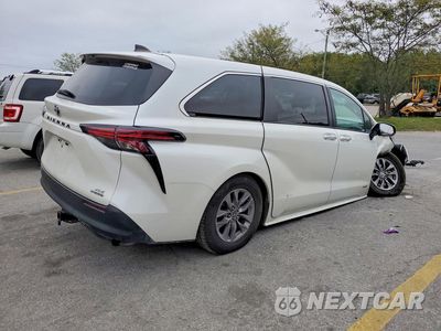 Trzecie zdjęcie samochodu z tyłu: 2021 TOYOTA SIENNA XLE VIN:5TDYRKEC9MS020810 - miniatura