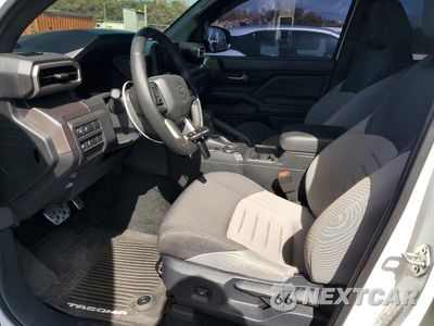 Zdjęcie 7 z 12 samochodu: 2025 TOYOTA TACOMA SR5 VIN:3TYLB5JN6ST064210 - miniatura