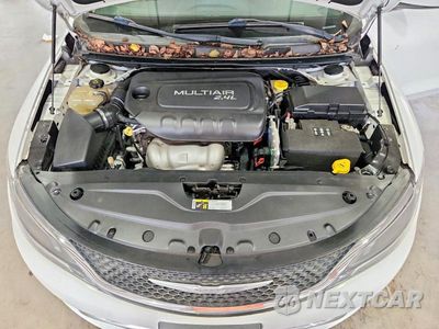 Zdjęcie 11 z 12 samochodu: 2016 CHRYSLER 200 LIMITED VIN:1C3CCCAB2GN137349 - miniatura