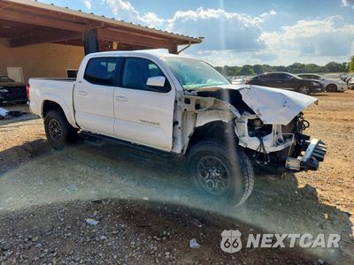 Czwarte zdjęcie samochodu z boku: 2017 TOYOTA TACOMA SR5 V6 VIN:5TFCZ5AN1HX100251 - miniatura