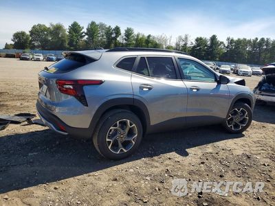 Trzecie zdjęcie samochodu z tyłu: 2026 CHEVROLET TRAX 1LT VIN:KL77LHEP6TC233228 - miniatura