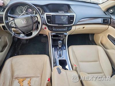 Zdjęcie 8 z 13 samochodu: 2016 HONDA ACCORD TOURING VIN:1HGCR3F96GA011598 - miniatura