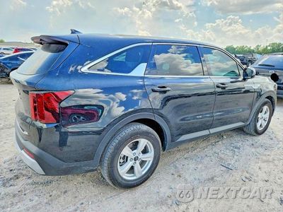 Trzecie zdjęcie samochodu z tyłu: 2026 KIA SORENTO LX VIN:5XYRG4JC0TG474743 - miniatura