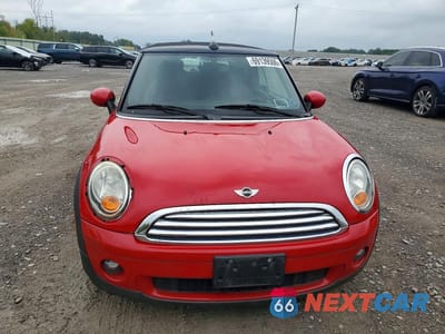 Piąte zdjęcie samochodu w środku: 2010 MINI COOPER VIN:WMWMR3C5XATU98026 - miniatura