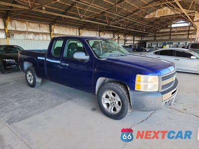 Czwarte zdjęcie samochodu z boku: 2013 CHEVROLET SILVERADO K1500 VIN:1GCRKPEA3DZ325013 - miniatura