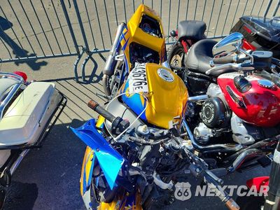 Piąte zdjęcie samochodu w środku: 2002 YAMAHA YZFR1 VIN:JYARN10E52A002880 - miniatura
