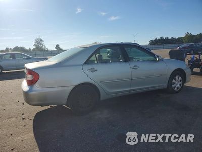 Trzecie zdjęcie samochodu z tyłu: 2002 TOYOTA CAMRY LE VIN:4T1BE32K82U524711 - miniatura