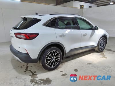 Trzecie zdjęcie samochodu z tyłu: 2023 FORD ESCAPE VIN:1FMCU0E11PUB06264 - miniatura