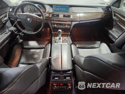 Zdjęcie 8 z 12 samochodu: 2011 BMW 750 LXI VIN:WBAKC8C51BC433489 - miniatura