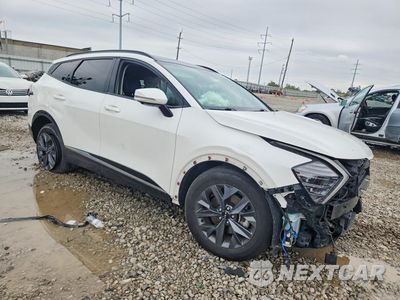 Czwarte zdjęcie samochodu z boku: 2023 KIA SPORTAGE SX PRESTIGE VIN:KNDPXCAG3P7047158 - miniatura