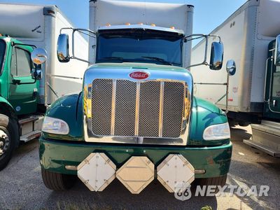 Piąte zdjęcie samochodu w środku: 2020 PETERBILT 348 BOX TRUCK VIN:2NP3KM8X3LM668732 - miniatura