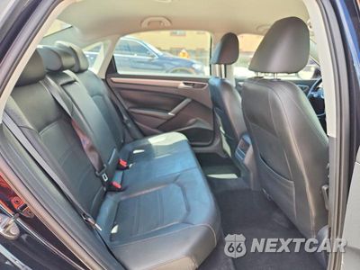Zdjęcie 10 z 12 samochodu: 2017 VOLKSWAGEN PASSAT R-LINE VIN:1VWDT7A32HC080290 - miniatura