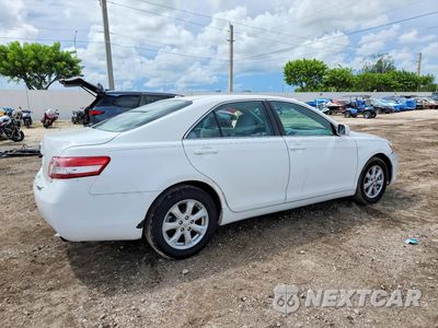 Trzecie zdjęcie samochodu z tyłu: 2010 TOYOTA CAMRY LE VIN:4T1BF3EK3AU551421 - miniatura