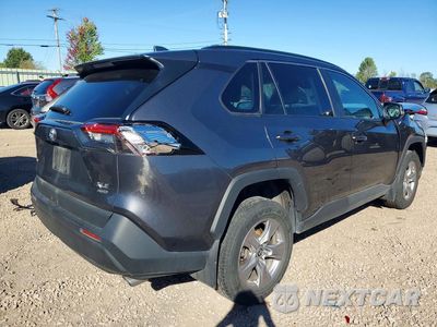 Trzecie zdjęcie samochodu z tyłu: 2025 TOYOTA RAV4 XLE VIN:2T3P1RFV8SC502810 - miniatura
