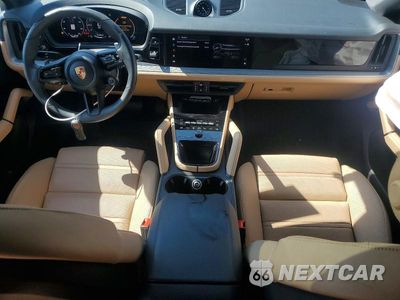 Zdjęcie 8 z 13 samochodu: 2025 PORSCHE CAYENNE COUPE VIN:WP1BA2AY3SDA30013 - miniatura