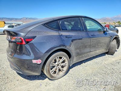 Trzecie zdjęcie samochodu z tyłu: 2024 TESLA MODEL Y VIN:7SAYGAEE8RF004114 - miniatura