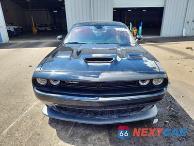 Piąte zdjęcie samochodu w środku: 2022 DODGE CHALLENGER R/T SCAT PACK VIN:2C3CDZFJ4NH125225 - miniatura