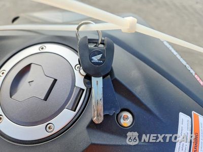 Zdjęcie 8 z 9 samochodu: 2026 HONDA CBF300 NA VIN:MLHNC5559T5600230 - miniatura