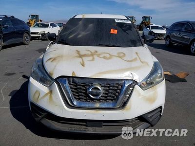 Piąte zdjęcie samochodu w środku: 2020 NISSAN KICKS S VIN:3N1CP5BV4LL534014 - miniatura