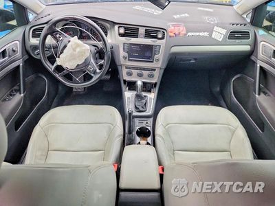 Zdjęcie 8 z 13 samochodu: 2017 VOLKSWAGEN GOLF SPORTWAGEN S VIN:3VWC17AU9HM533328 - miniatura