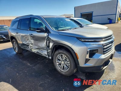 Czwarte zdjęcie samochodu z boku: 2027 CHEVROLET TRAVERSE LT VIN:1GNERGKS9VJ111304 - miniatura